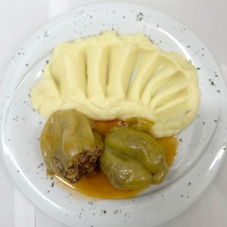 Punjene paprike s pireom