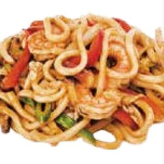 Udon, mariscos y verduras