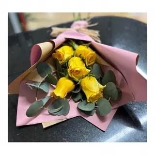 Bouquet di rose gialli