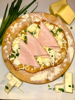 Langos cu șuncă presată