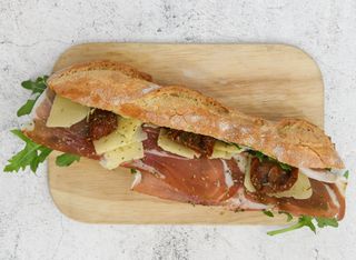 Bocadillo De Pollo Loco