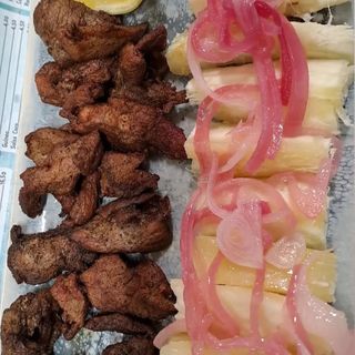  Cárnitas fritas 