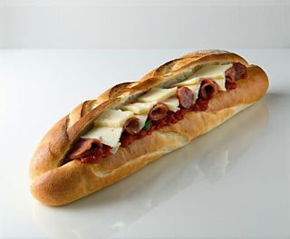 Panino con salsiccia panelloso