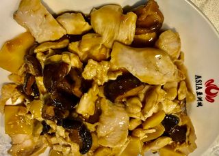 91. Pollo Con Setas Chinas Y Bambú