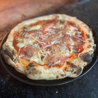Pizza gourmet tirolese (33 cm.)