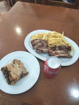 Churrasco De Cerdo Con Empanada De Manzana Y Refresco (330 Ml.)