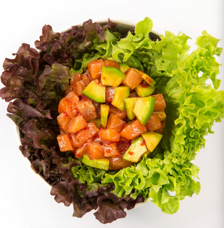 Bowl tartar salmón