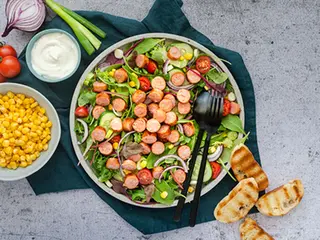 Salata sa kobasicama