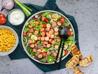 Salata sa kobasicama