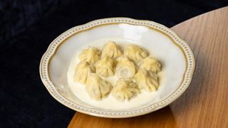 მთიულური მინი ხინკალი ნაღების სოუსში 10ც