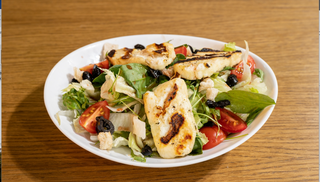 Свежа салата с халуми  (380г)