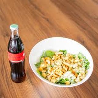Ensalada De Pollo + Bebida
