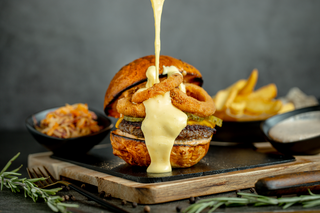 American Smashburger Special COMBO (with fries & sauce) 330 g / 130 g / 100 g