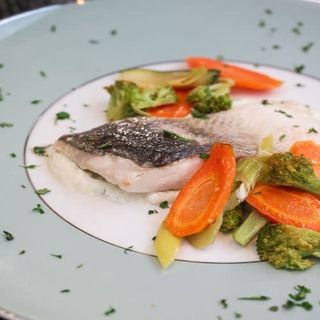 Pesce fresco del giorno: spigola selvatica al forno 