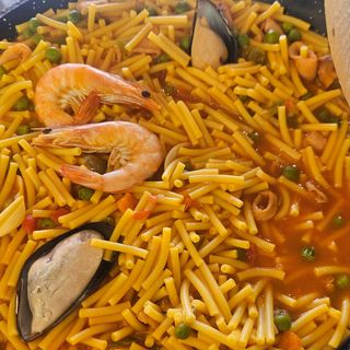 Fidegua con marisco