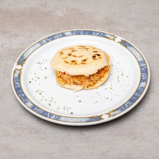Arepa Venezolana De Pollo Desmechado