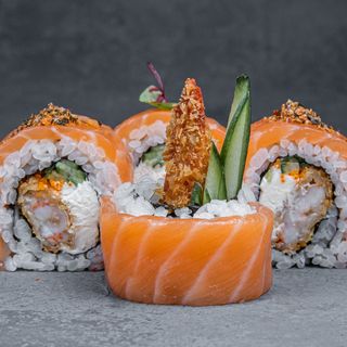 Рол SOYA з темпурною креветкою