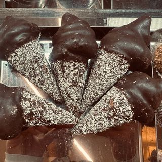 Cono semifreddo cocco e cioccolato