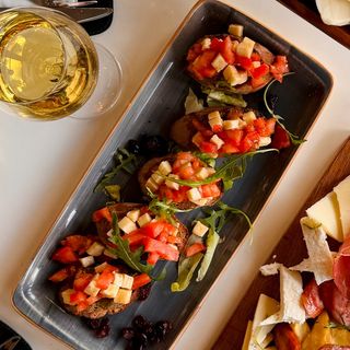 Bruschetti sa pršutom