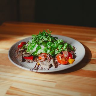 Салат з телятиною