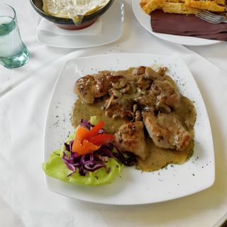 Svinjski medaljoni sa pečurkama