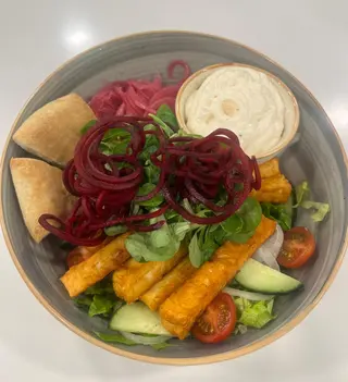 Ensalada Halloumi