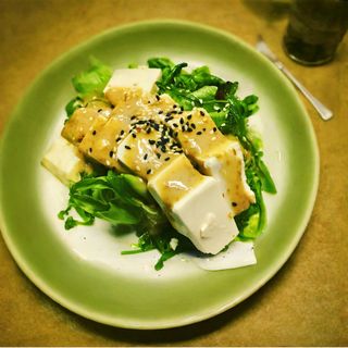 Ensalada Tofu con algas