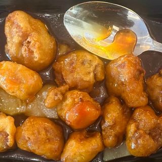 Cerdo agridulce en bolas