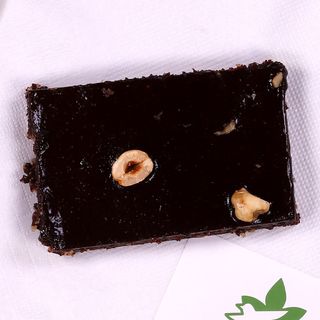 Брауни с какао и домашен лешников тахан (60г)