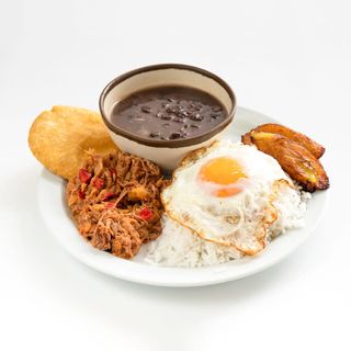 Pabellón Criollo Plato Típico De Venezuela