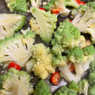 Broccoletti romaneschi saltati con peperoncino e aglio