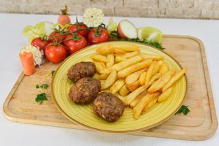 Meniu -  Chiftele + Cartofi Prajiti