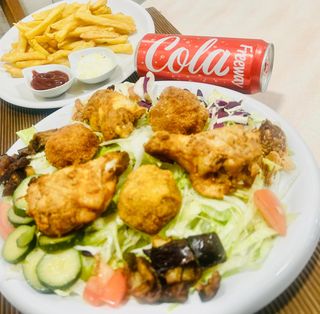 Alette Combo: 3 alette+3 polpette di pollo+patatine+bevanda