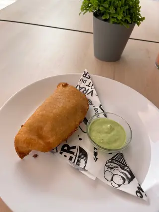 Empanada de Jamón y Queso