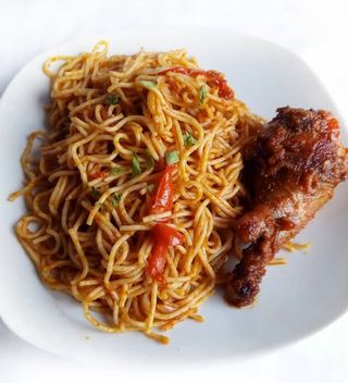 Jellof spaghetti with chicken