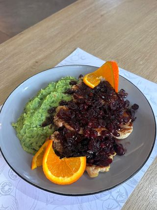 Ćuretina sa brusnicom