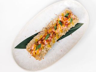 Хот- рол з лососем