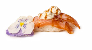 A14. Nigiri salmon style 2 pezzi