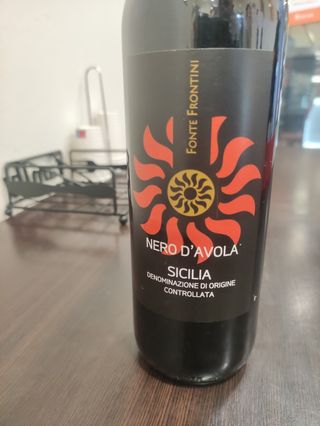 Nero d' avola vino rosso