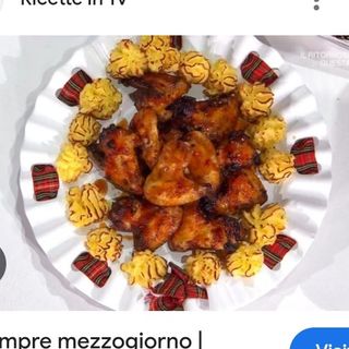 Alette di pollo fritte con riso