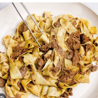 Pappardelle al sugo  di Lepre 