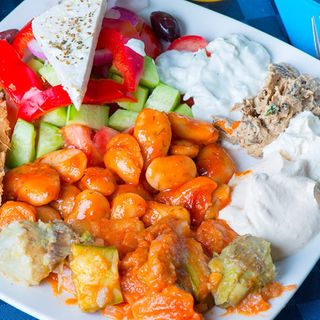 Pikilia Mikrì Vegetariana Un viaggio tra i sapori mediterranei