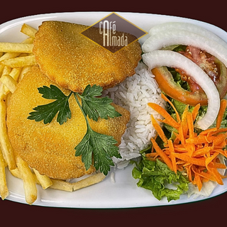 Rissóis de Marisco guarnecidos com arroz e batata 