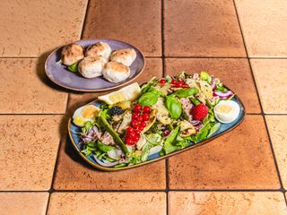 Sałatka śródziemnomortska z tuńczykiem NOWOŚĆ