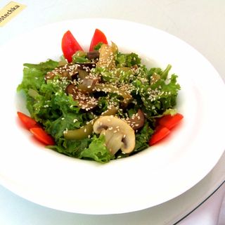 Салат з язиком (200г)