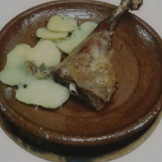 Pierna De Lechal Asada