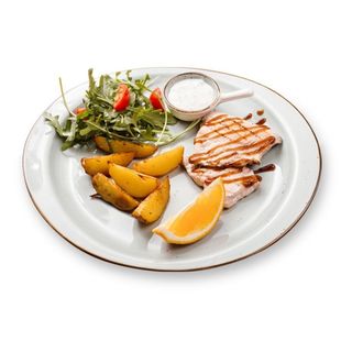 Горбуша с картофельными дольками