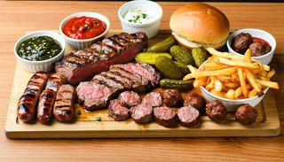 Platou de porc la gratar (pentru 2 persoane)