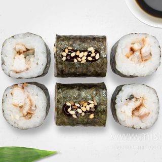 Макі рол з вугрем