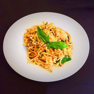 117 Tallarines Salteados Estilo Thailandés